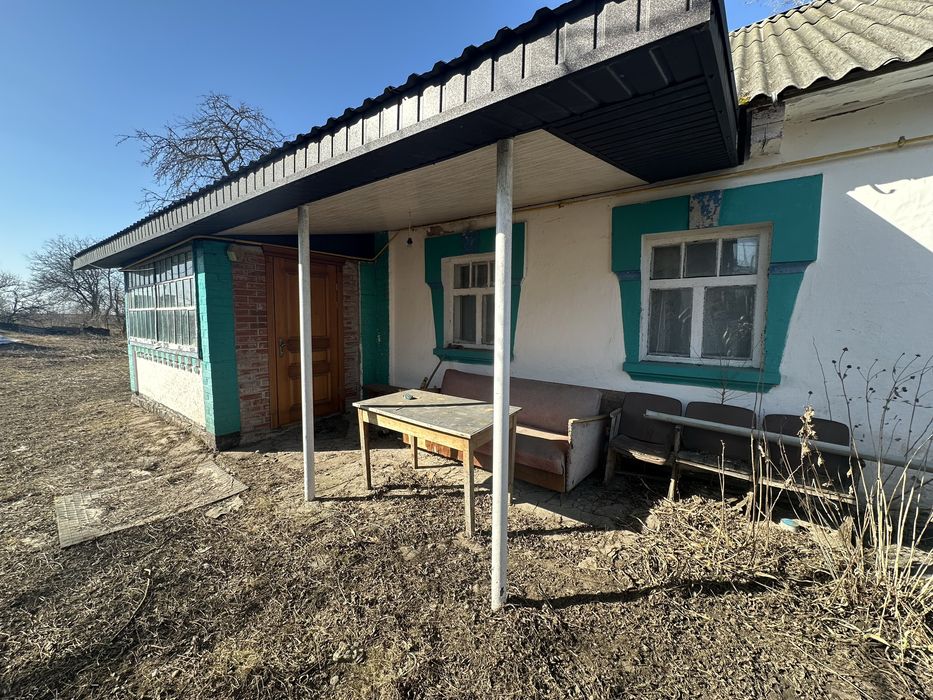 Продам будинок з виходом до річки