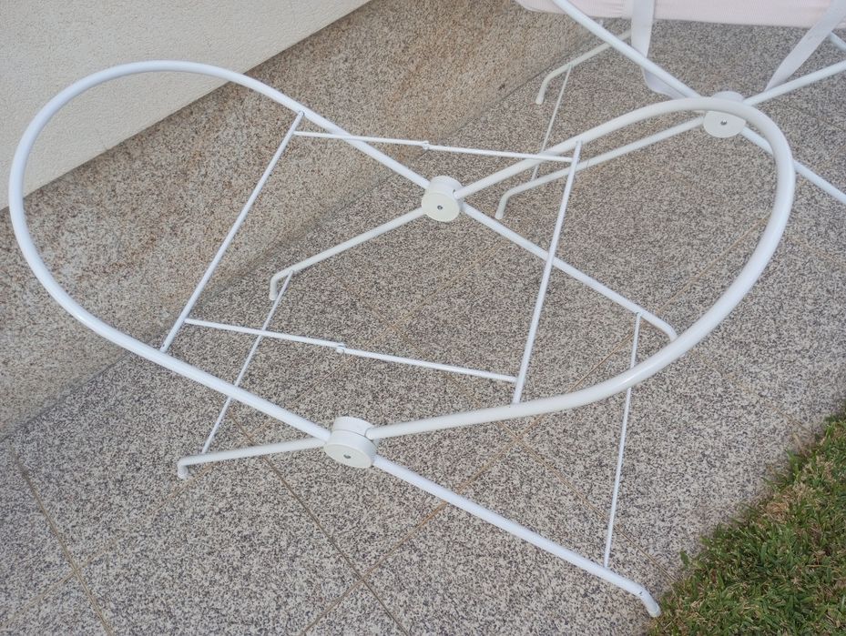 Alcofas de bebés com suporte em metal