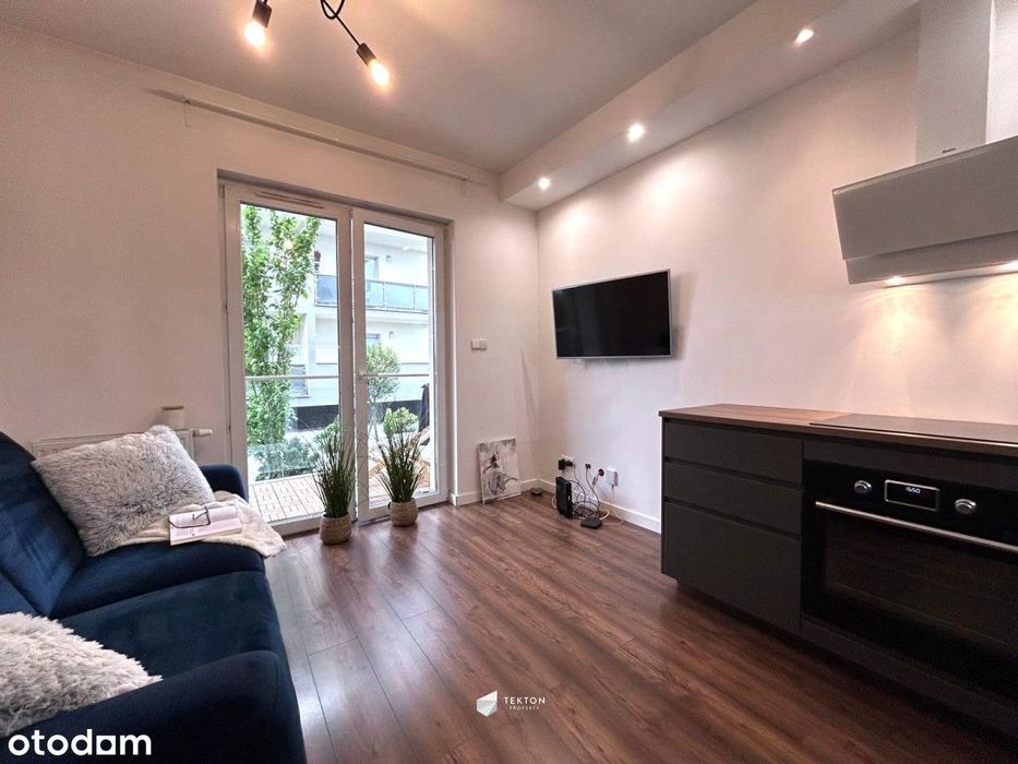 Bez nakładów, do wejścia, parking, duży balkon