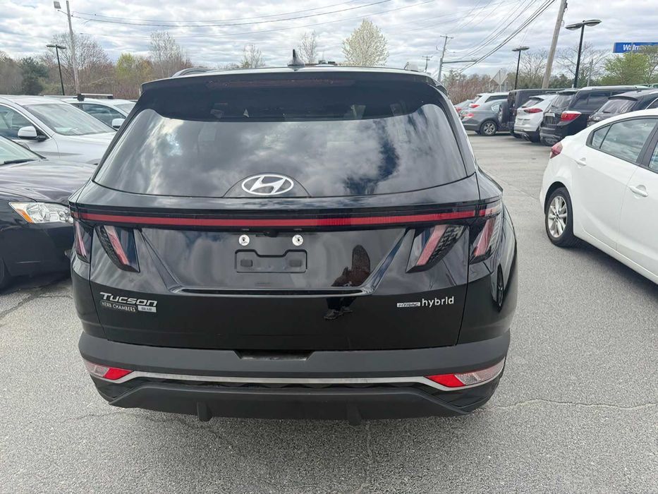 Hyundai Tucson Luxury Hybrid      2022