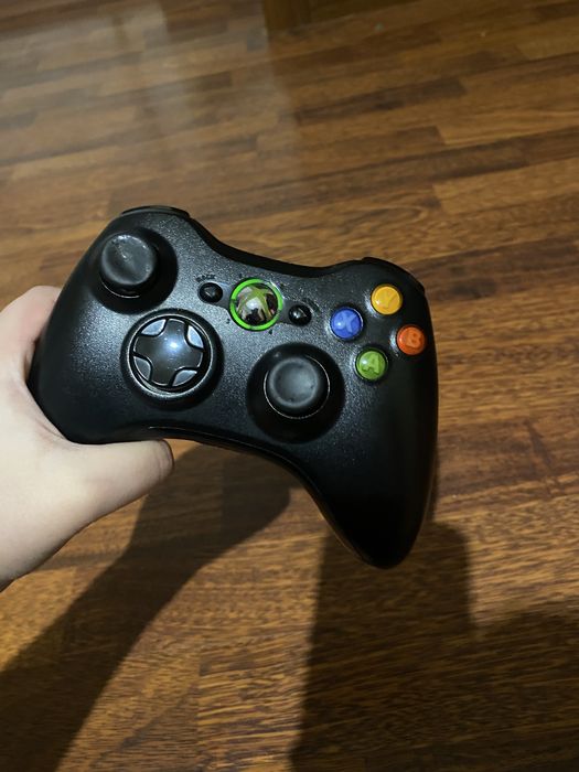 Приставка XBOX 360 + 2 джойстика + установленные все игры
