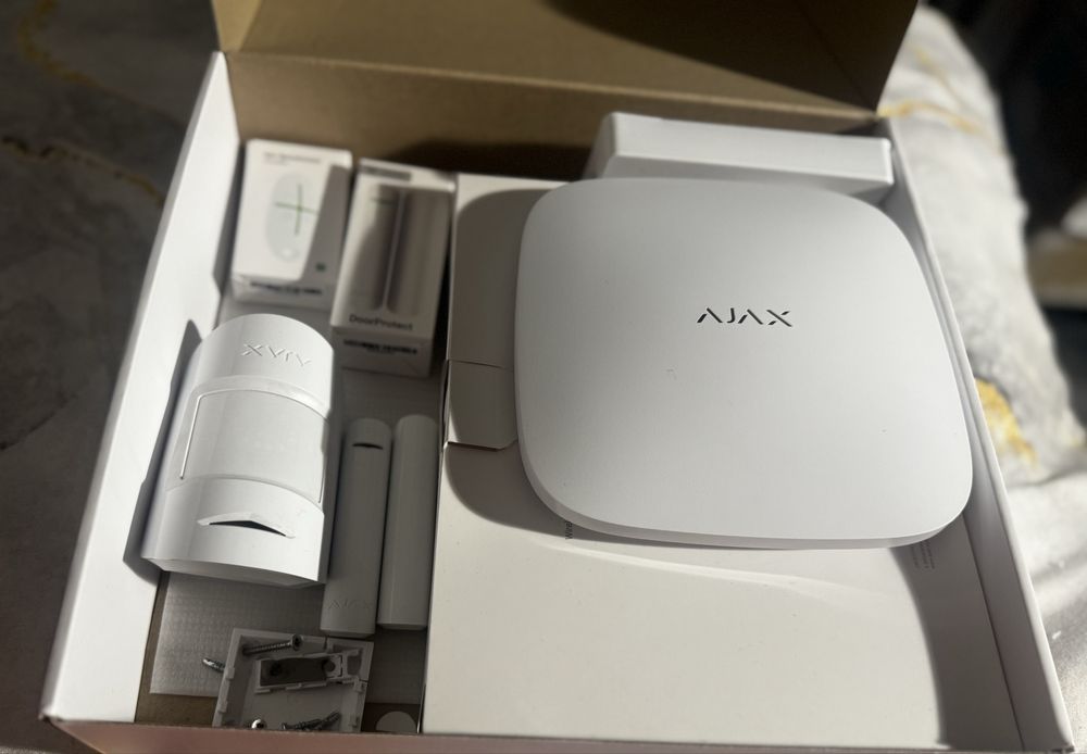 Комплект охоронної сигналізації Ajax StarterKit