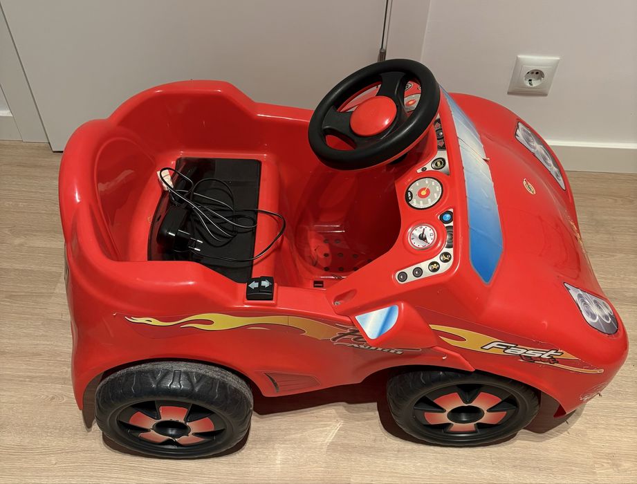 Carro elétrico de criança (usado)