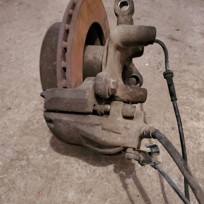 Ступица,Кулак поворотный Фольксваг VW-LT 28,35 SPRINTER правая,левая.