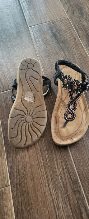 Sandalias pretas