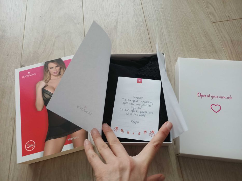 zestaw prezentowy bielizny obsessive czarna koszulka nocna halka