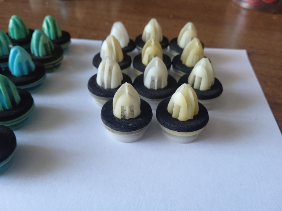 Автомобільні клипси