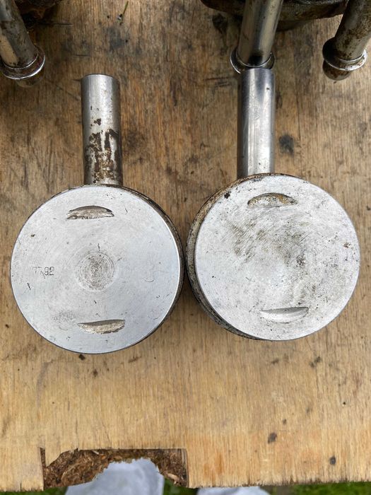 Ural Oryginalny Nowy Żeliwne Cylindry + Tloki