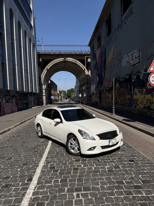 Продам Infiniti G37