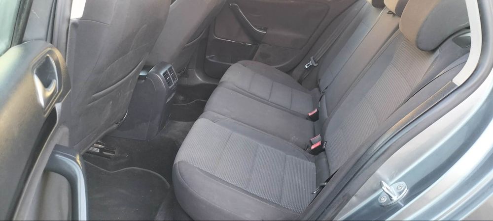 Vw golf Tdi 2011 com livros de revisão em dia