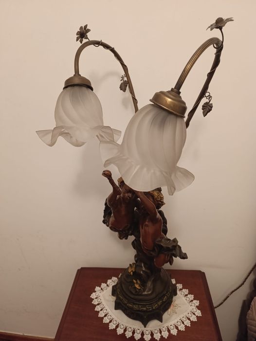 Estatuetas em bronze