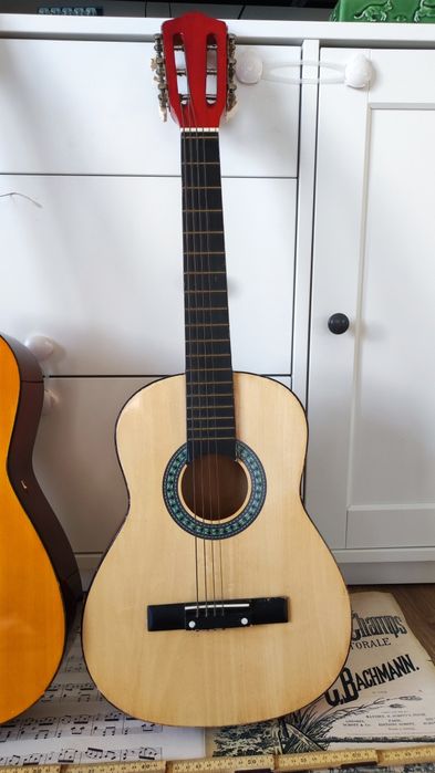 Guitarra clássica criança