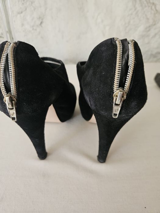 Sapatos abertos com plataforma