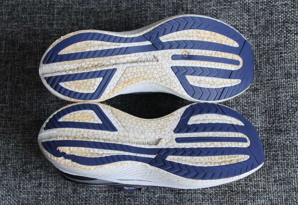 Кросівки бігові Saucony Endorphin Speed 3 Оригінал 41.5-42р