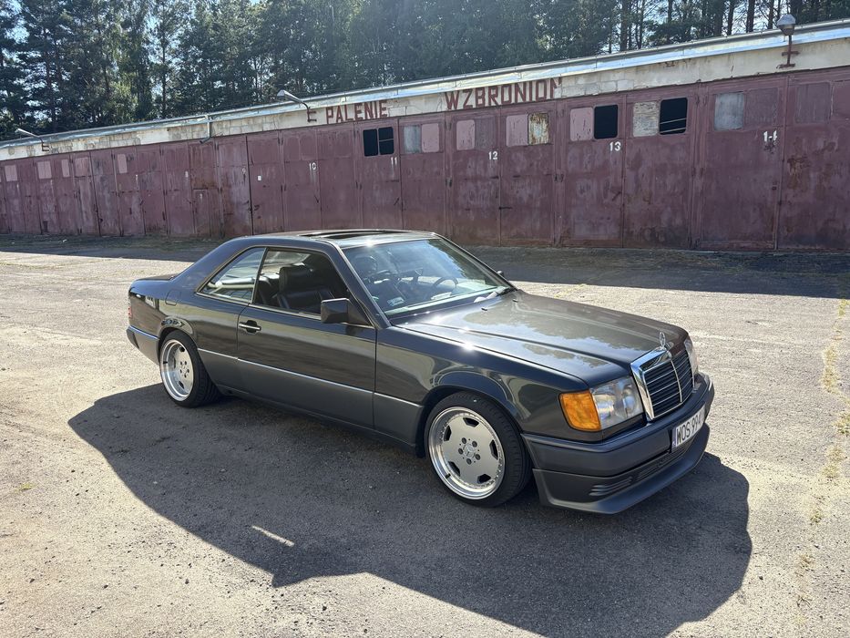 Mercedes-Benz W124 coupe