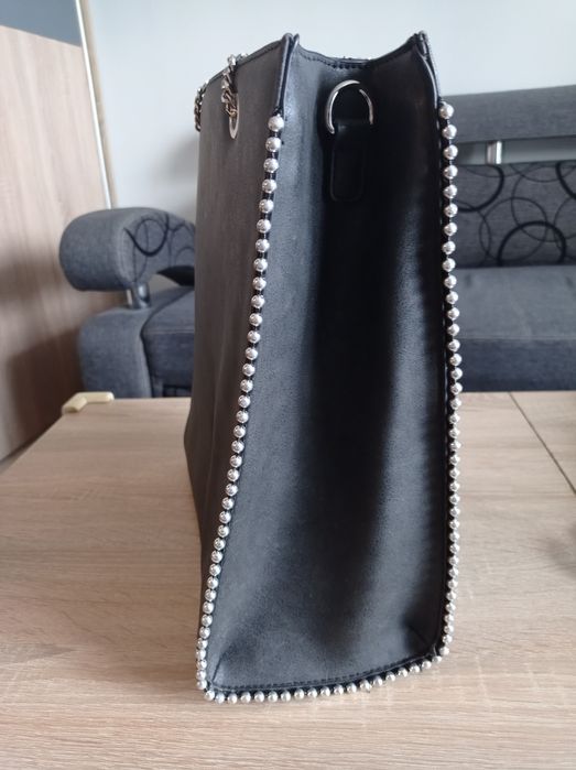 Torebka z łańcuszkami Cropp