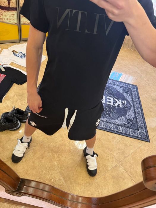 Valentino футболка,нові,розміри:XS,S,M,L