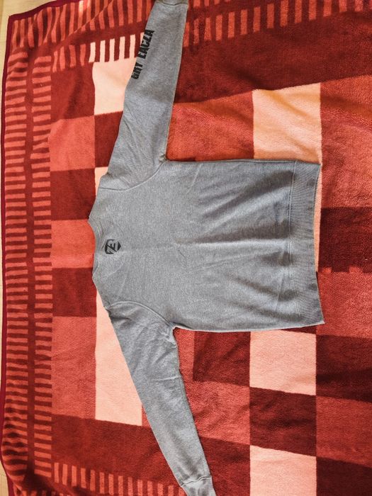 Bluza Rojo "gry łączą a nie dzielą"