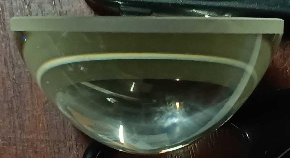 Продаються різні лінзи