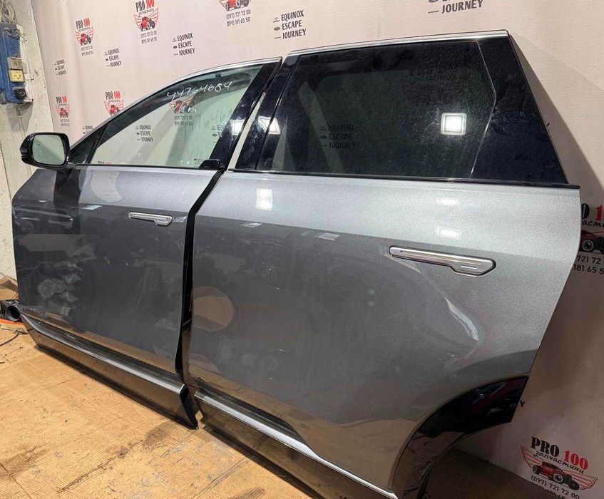 Двері ліві взборі дзеркало Каділак Кадиллак Cadillac Lyriq 2023 - 2025