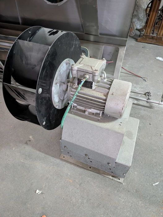 Hotte 440cm com motores e sistema de extinção de fogo automático
