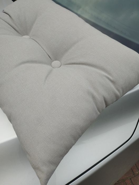 Meble ogrodowe  Ven sofa dwa fotele ława z blatem z drewna.