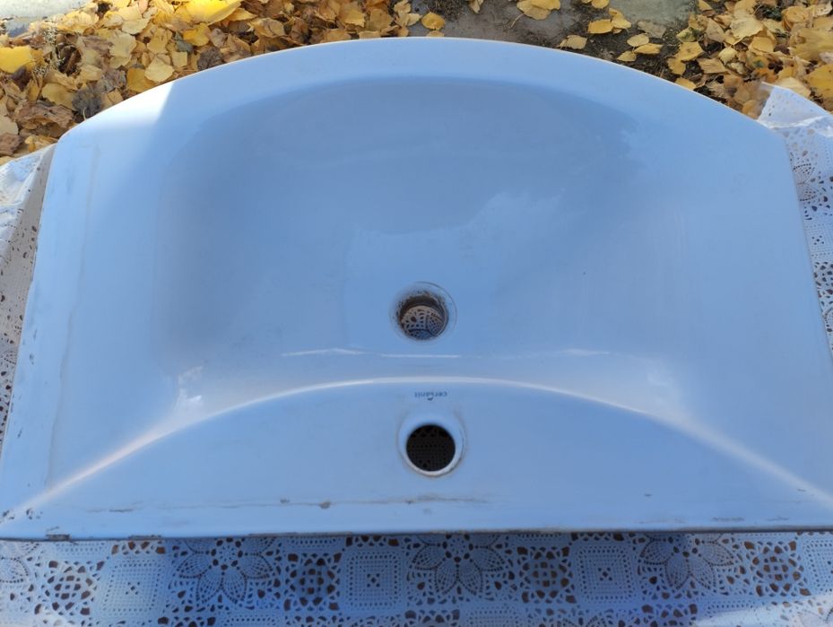 Умивальник меблевий Cersanit б/в