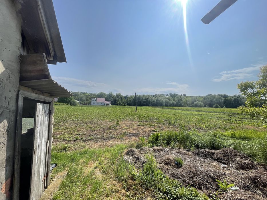 Будинок з приватизованою земельною ділянкою