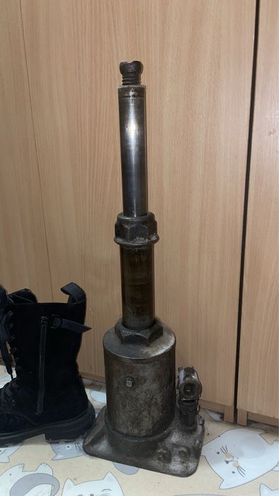 Домкрат радянського виробництва