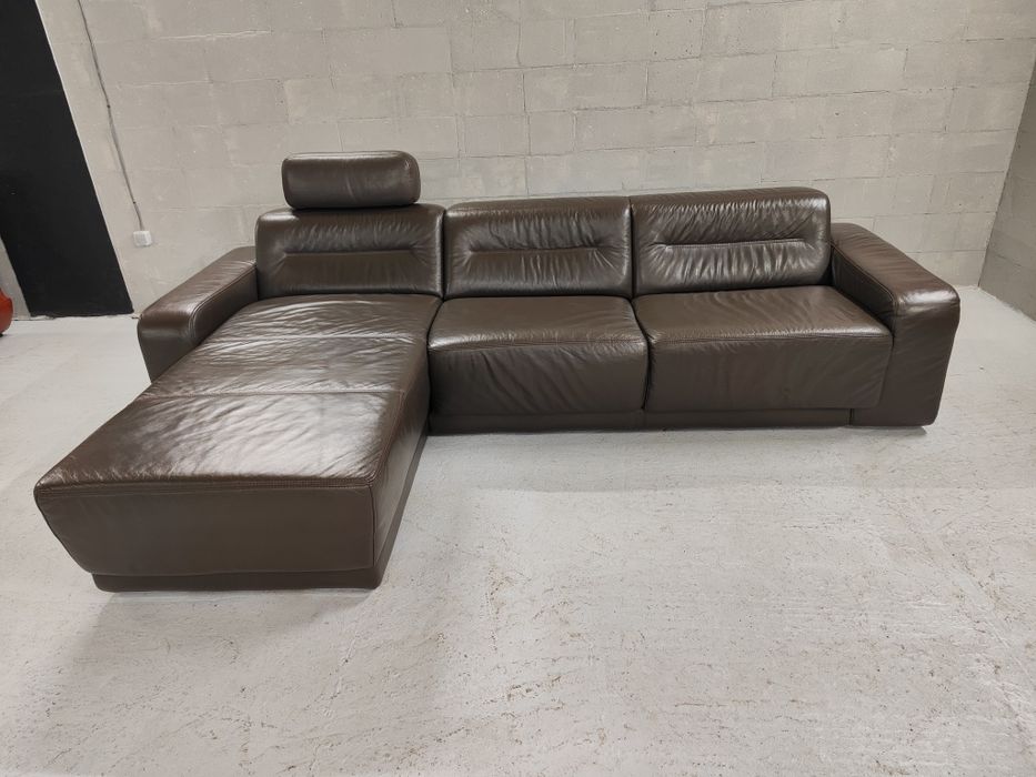 Диван шкіряний,розкладний.