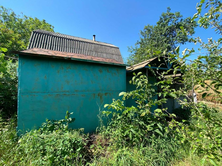 Продається земельна ділянка з криницею та плодовими деревами!