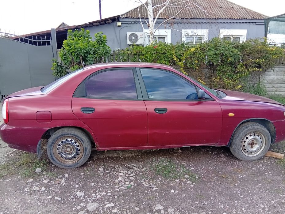 Продам машину nubira 1
