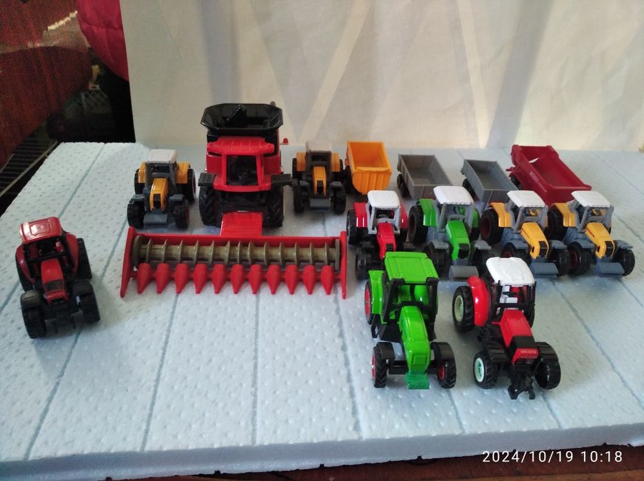 Трактори і комбайни