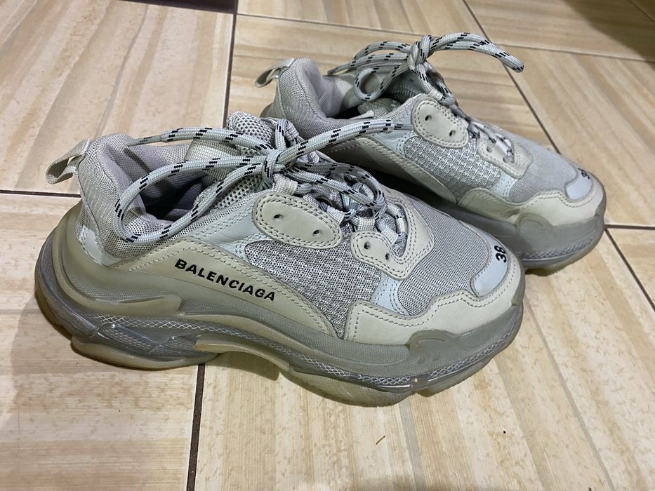 Продам кроссовки Balenciaga