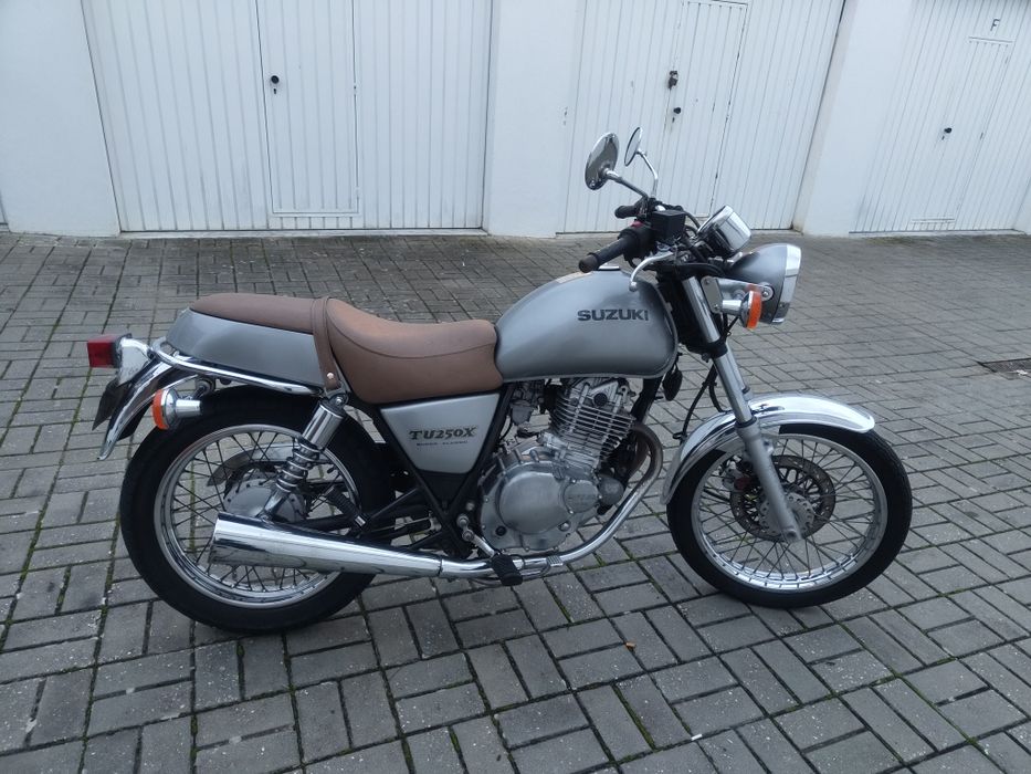 Moto Suzuki TU250x