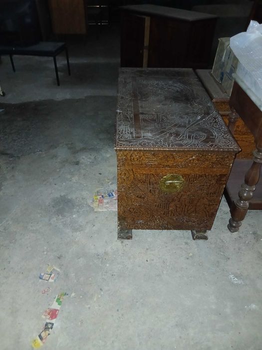 Baú trabalhado madeira