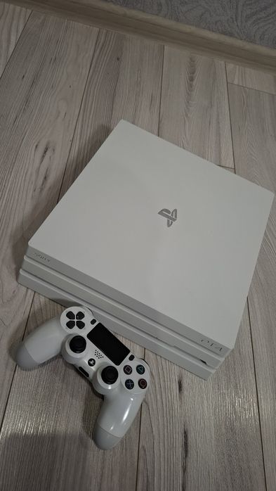Soni PS4PRO-в ідеальному стані!