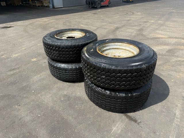 KOŁA 385/65R22.5 KOMPLET do recyklera asfaltu grysu