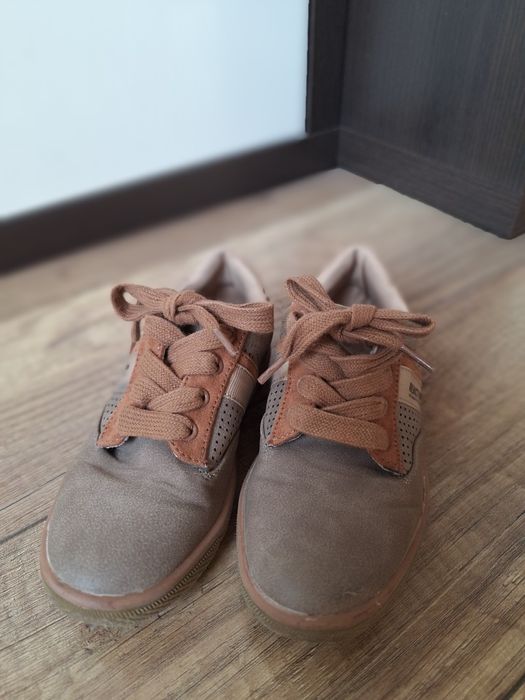 Buty chłopięce na jesień rozm. 26 dł. wkładki 16,5 cm