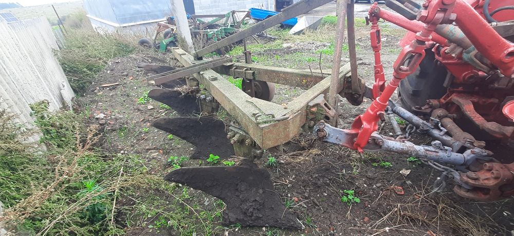 Плуг 5 корусів плн