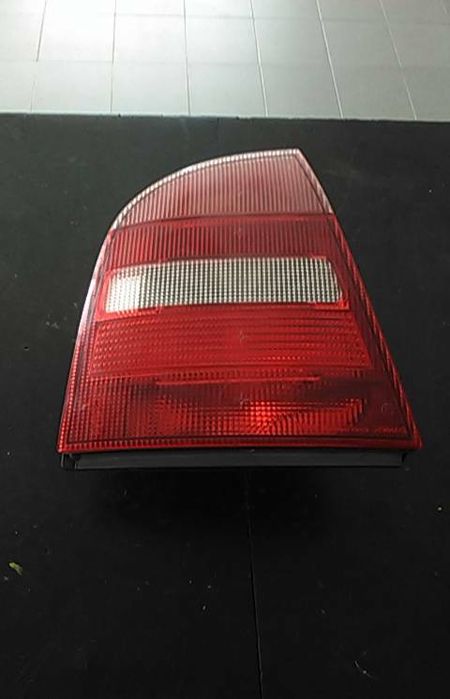 Farolim esquerdo SKODA Octavia I Hatchback (1U2)
