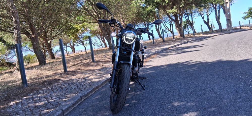 QJ Motor SRV 125 Preta Abril 2025 + Acessórios Imaculada