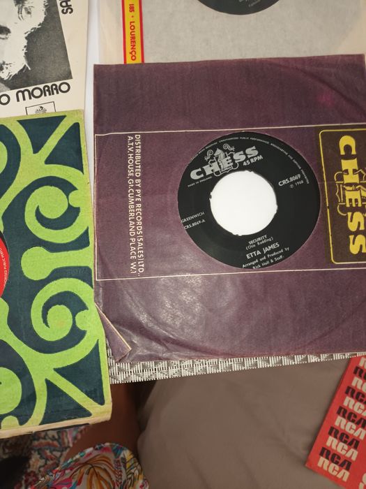 10 discos vinil 45 , muito antigos