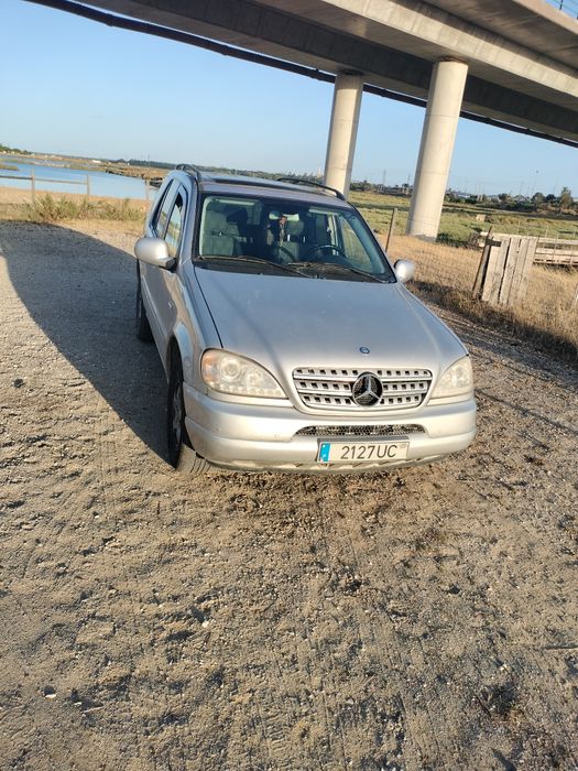 Mercedes ML270 .