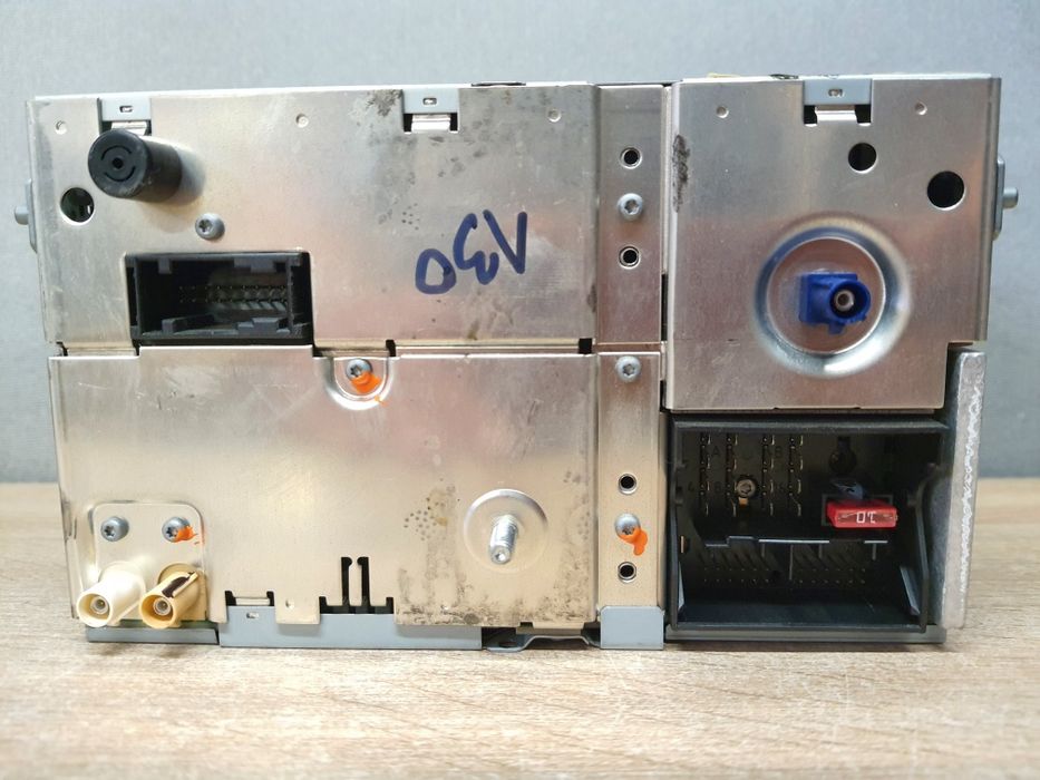 Radio samochodowe Volkswagen VW DVD Navigation 2din / Touran Passat b6 Golf 5 Caddy Passat b6 Golf plus Czarne zadbane