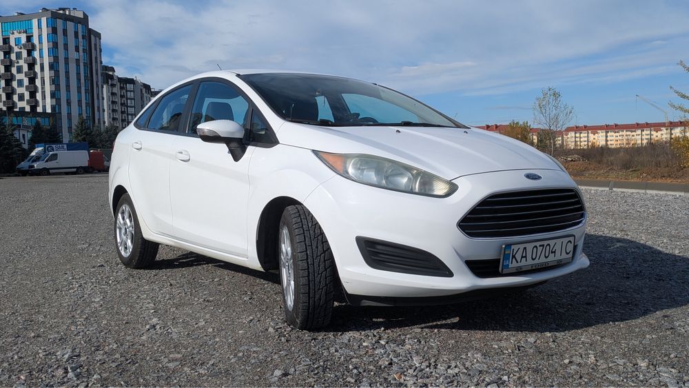 Ford Fiesta 2015 року седан