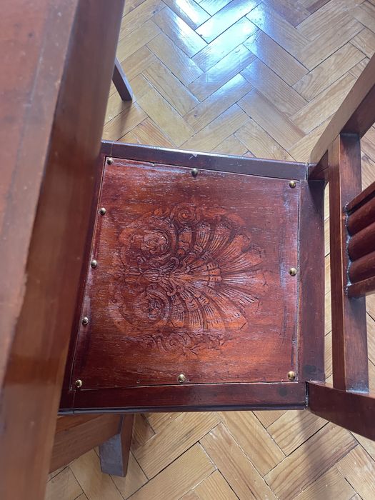 Mesa Extensível com Cadeiras