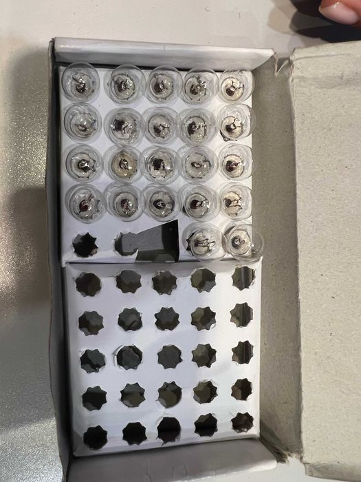 Żarówka przód 2.4W zwykła gwint