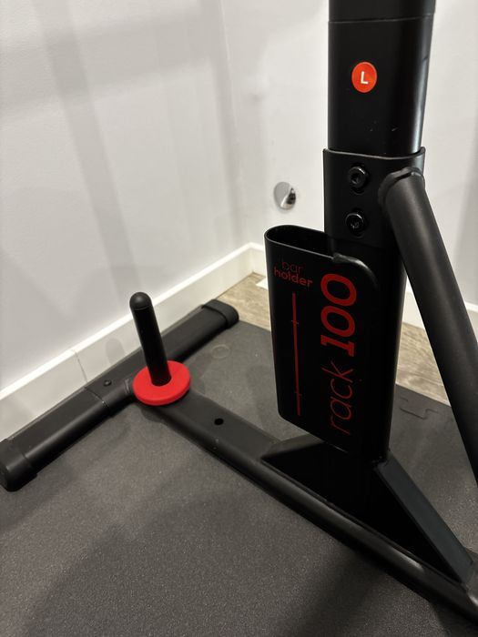 Banco musculação com barra e pesos