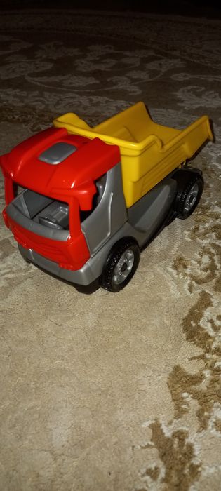 Самосвал пластиковий